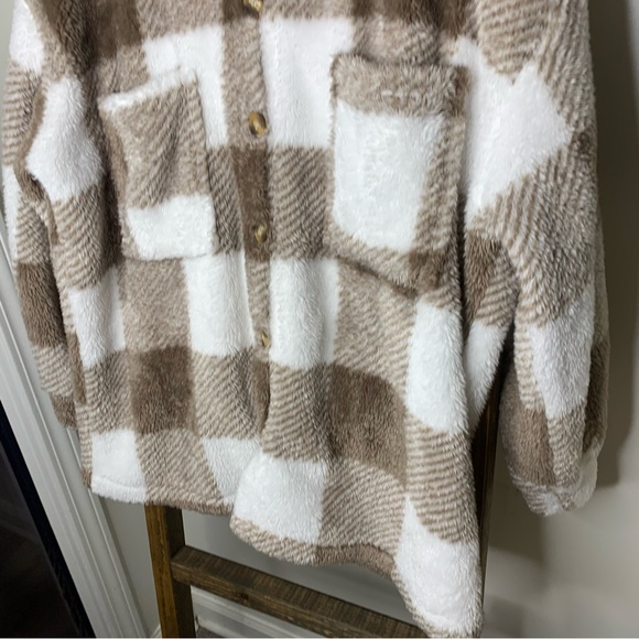 SHEIN Plaid Shacket - Picture 3 of 5